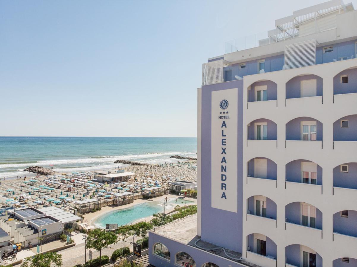 Hotel Alexandra - Beach Front - Healthy Xxl Breakfast & Brunch Until 12 30 - Parking Included Misano Adriatico Eksteriør bilde