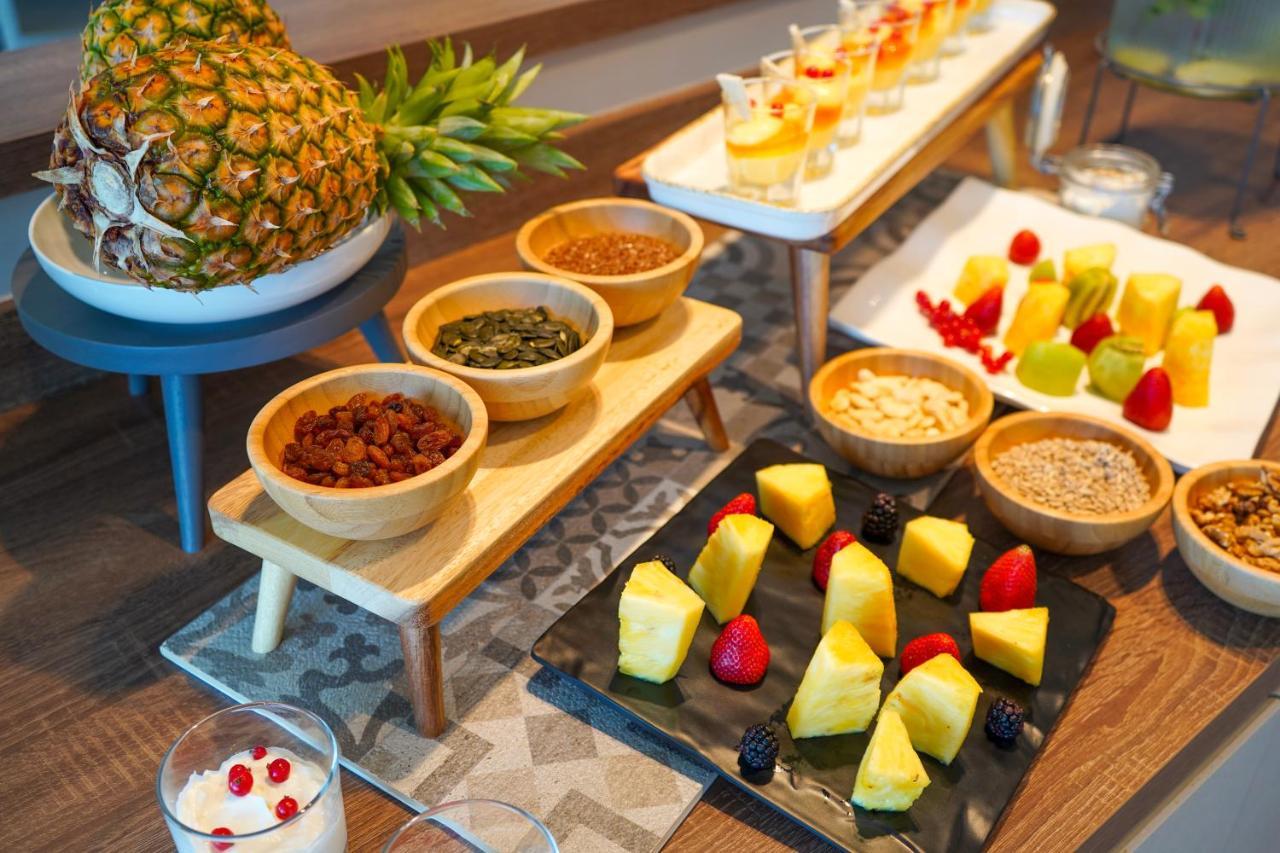 Hotel Alexandra - Beach Front - Healthy Xxl Breakfast & Brunch Until 12 30 - Parking Included Misano Adriatico Eksteriør bilde