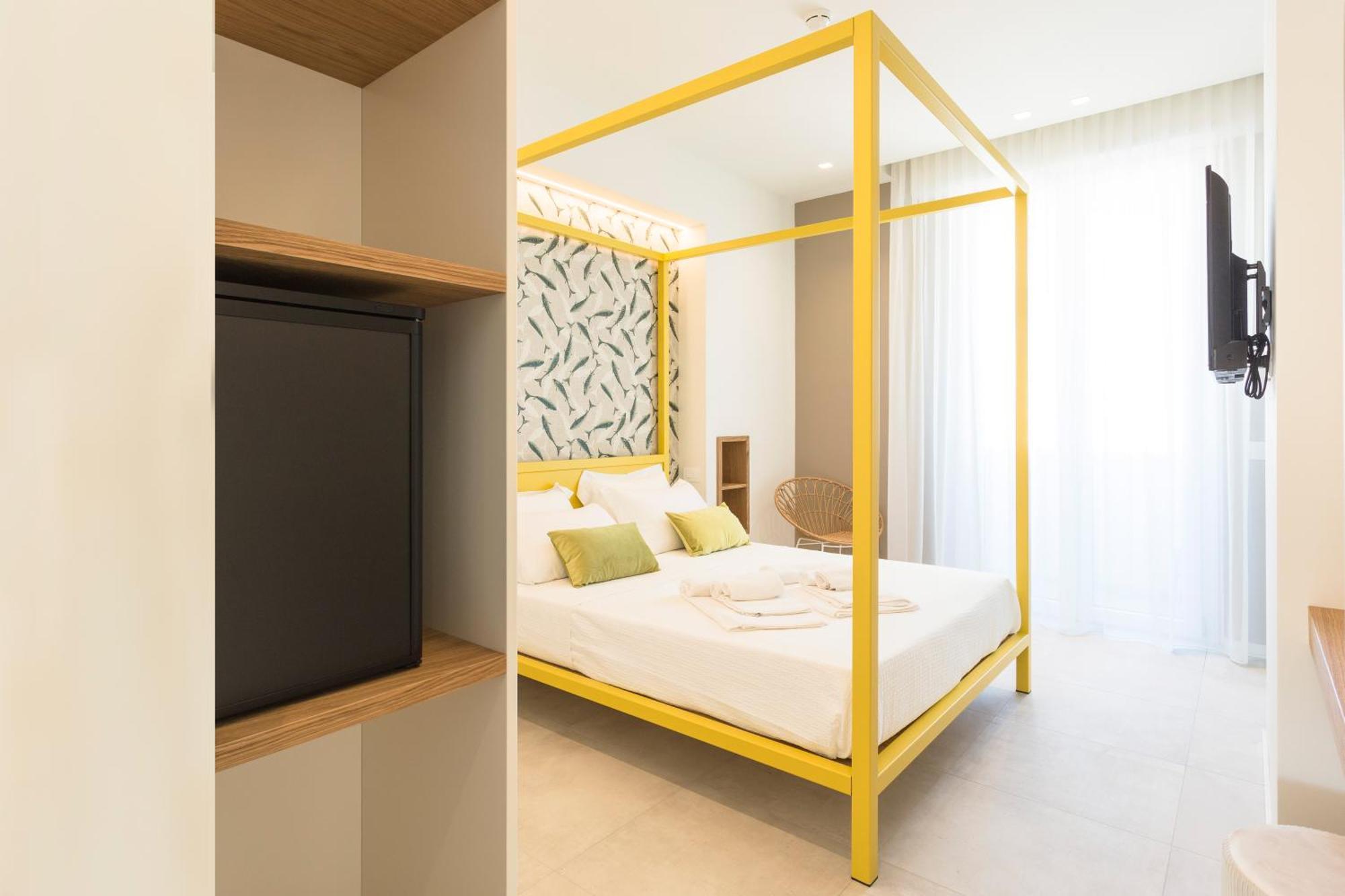 Hotel Alexandra - Beach Front - Healthy Xxl Breakfast & Brunch Until 12 30 - Parking Included Misano Adriatico Eksteriør bilde