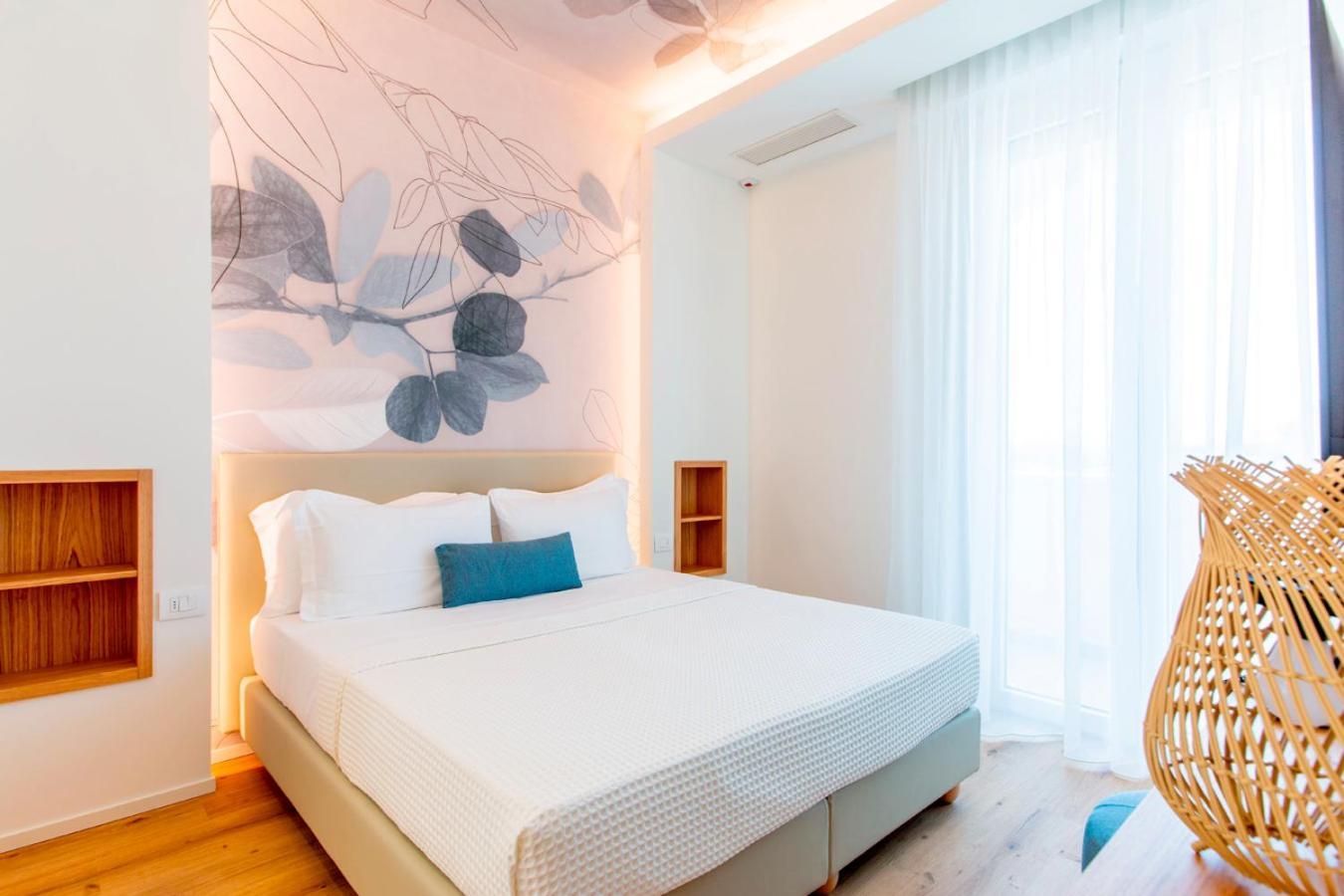 Hotel Alexandra - Beach Front - Healthy Xxl Breakfast & Brunch Until 12 30 - Parking Included Misano Adriatico Eksteriør bilde