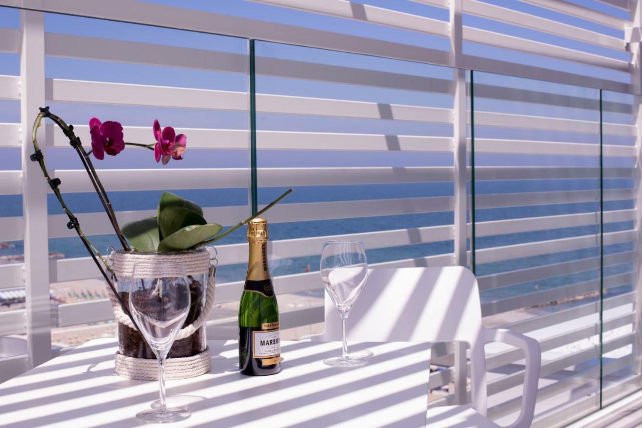Hotel Alexandra - Beach Front - Healthy Xxl Breakfast & Brunch Until 12 30 - Parking Included Misano Adriatico Eksteriør bilde